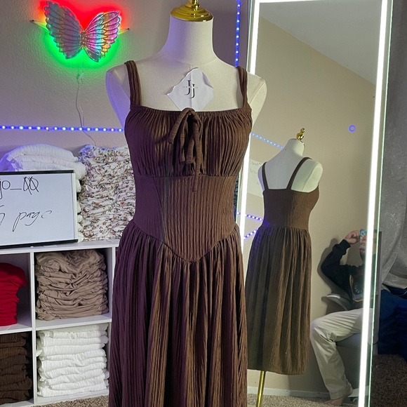 Coleen dress (Brown) - Picture 2 of 2